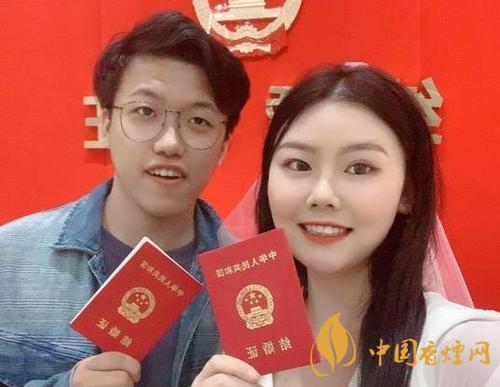90后同名同姓情侶領(lǐng)證結(jié)婚 太有夫妻緣了！