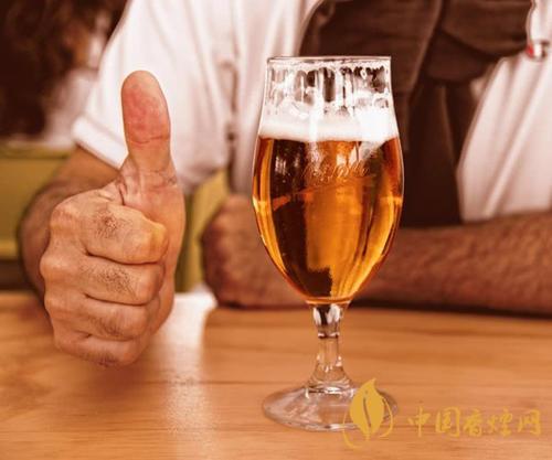 喝啤酒不應該吃什么 喝啤酒時注意的事項介紹