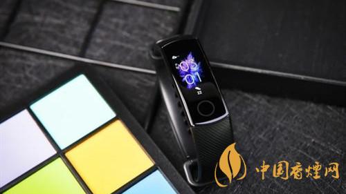 華為手環(huán)4pro和榮耀手環(huán)5哪個(gè)性價(jià)比高-兩款參數(shù)對比