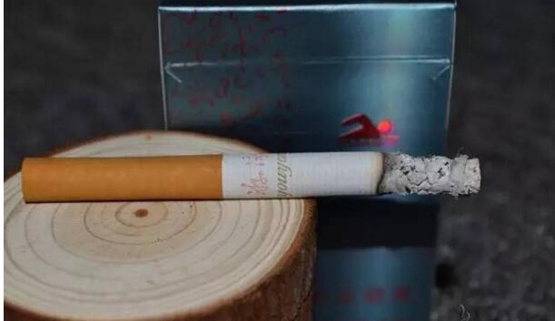 黃鶴樓游泳回歸，爺爺輩最喜愛(ài)的香煙品牌