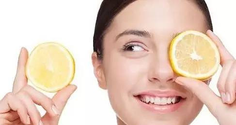 抽煙牙齒黃怎么變白，快速去除煙漬小妙招